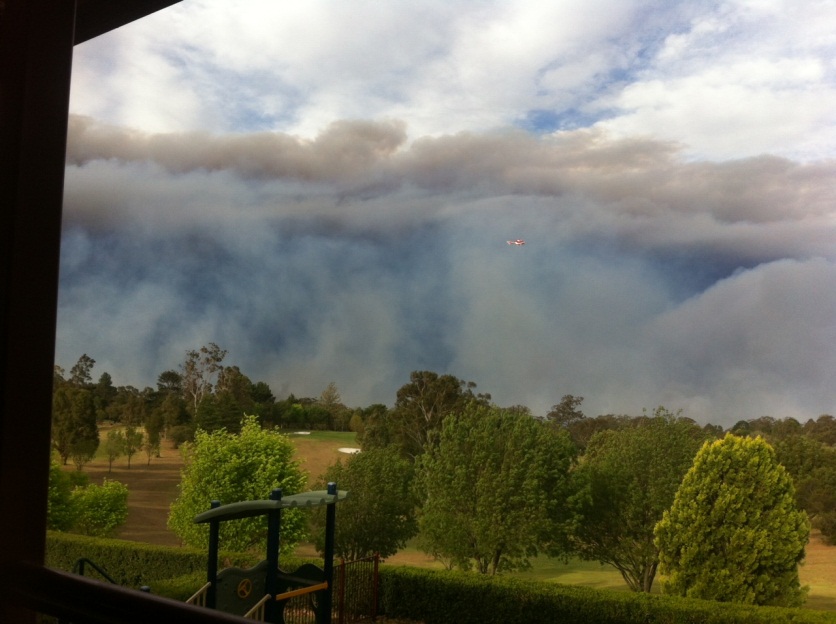 Large bushfires burning throughout the Blue Mountains and Lithgow areas